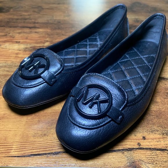 Michael Kors Shoes - MICHAEL KORS Lillie Leather Moccasin Size 7.5M